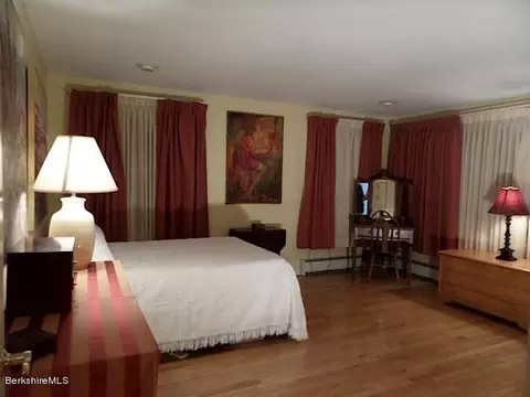 30 High St, Lee, MA 01238 photo 14