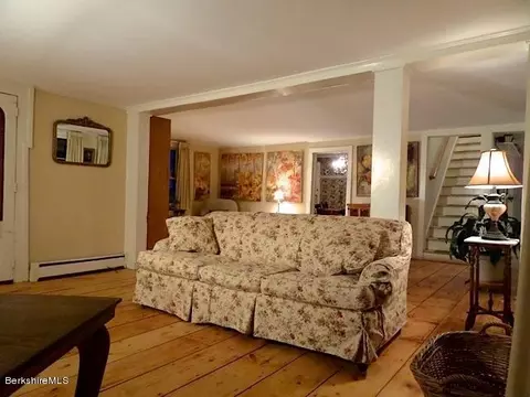30 High St, Lee, MA 01238 photo 5