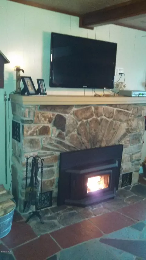 29 Frederic Ln, Sheffield, MA 01257 photo 10