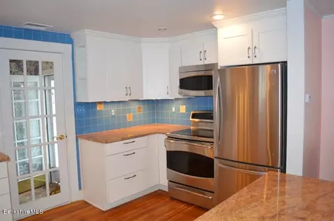 176 High St, Lee, MA 01238 photo 6
