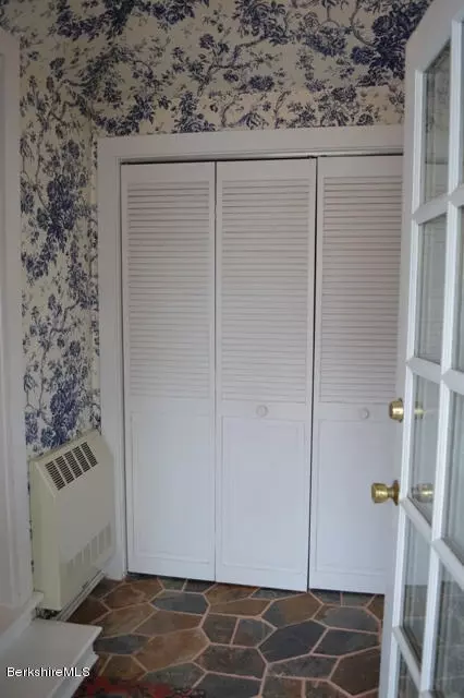 176 High St, Lee, MA 01238 photo 4
