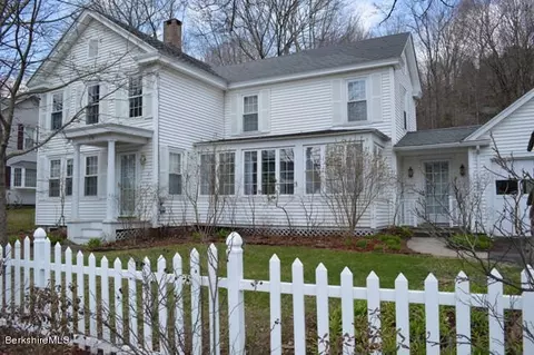 176 High St, Lee, MA 01238 photo 1