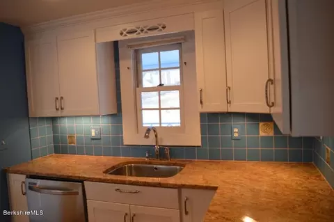176 High St, Lee, MA 01238 photo 7