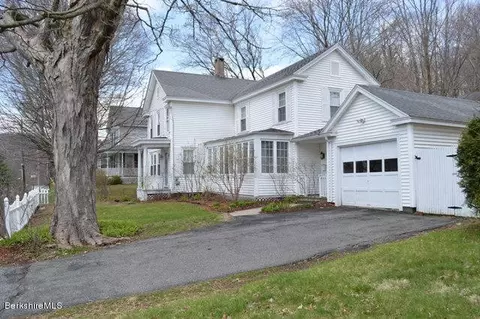 176 High St, Lee, MA 01238 photo 2