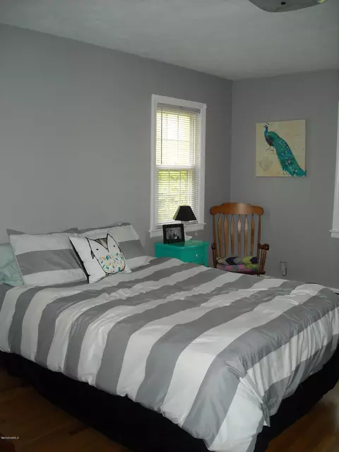 40 Parkview Ter, Lee, MA 01238 photo 4