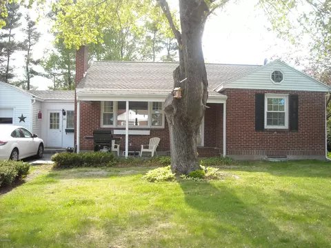 40 Parkview Ter, Lee, MA 01238 photo 17