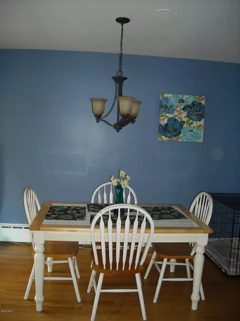 40 Parkview Ter, Lee, MA 01238 photo 2