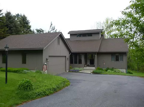 30 Birch St, Lee, MA 01238 photo 1