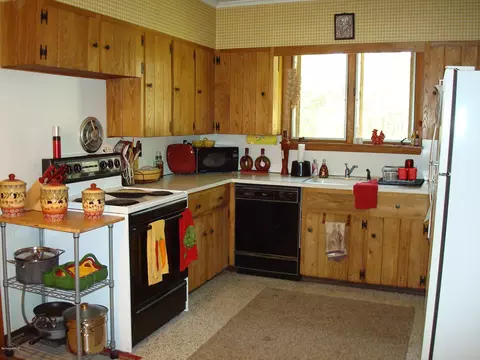 285 Stockbridge Rd, Lee, MA 01238 photo 5