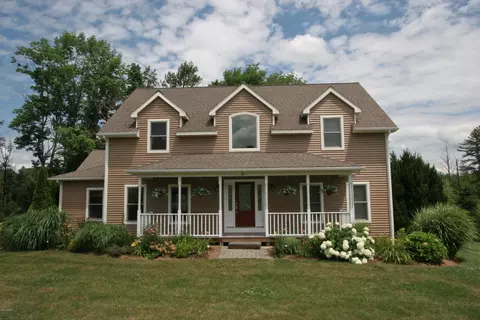 51 Fox Run, Lee, MA 01238 photo 3