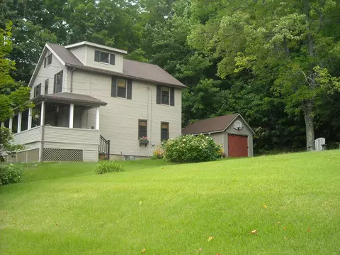 75 Circular Ave, Lee, MA 01238 photo 4