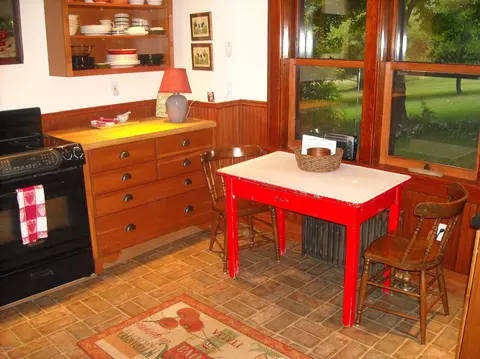 75 Circular Ave, Lee, MA 01238 photo 9