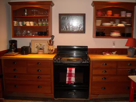 75 Circular Ave, Lee, MA 01238 photo 10