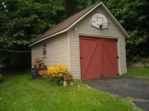 75 Circular Ave, Lee, MA 01238 photo 6