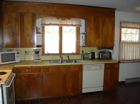 330 Pleasant St, Lee, MA 01238 photo 10