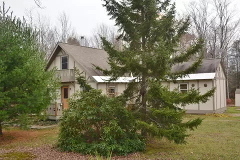 809 County Rd, Becket, MA 01223 photo 2
