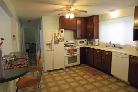 20 David Ave, Lee, MA 01238 photo 7