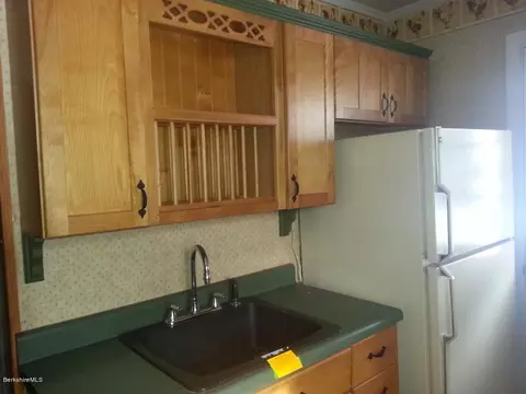 305 Laurel St, Lee, MA 01238 photo 9