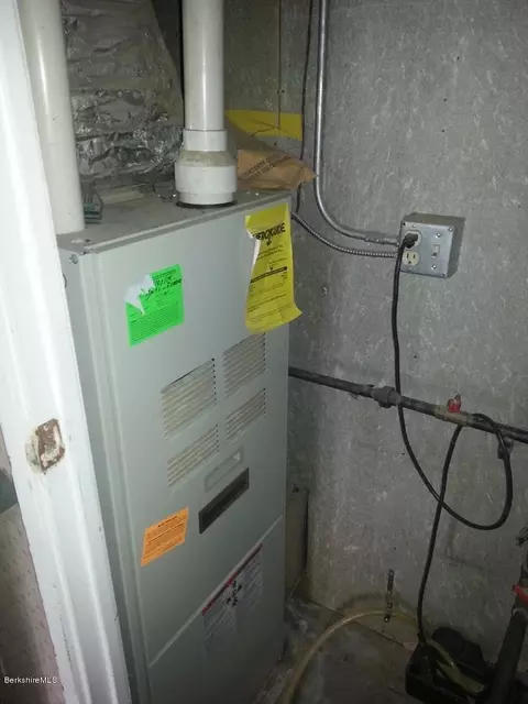 305 Laurel St, Lee, MA 01238 photo 7