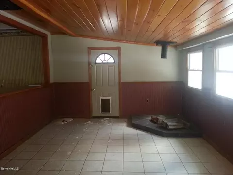 305 Laurel St, Lee, MA 01238 photo 1