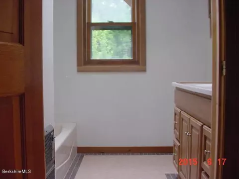 43 Dawn Dr, Becket, MA 01223 photo 13