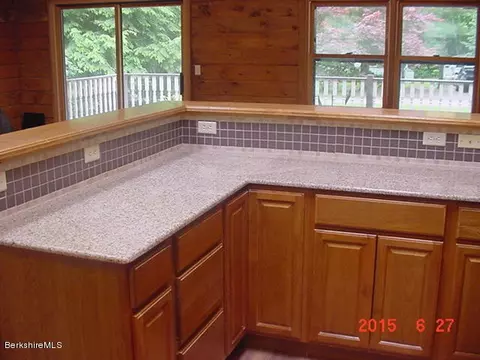 43 Dawn Dr, Becket, MA 01223 photo 4