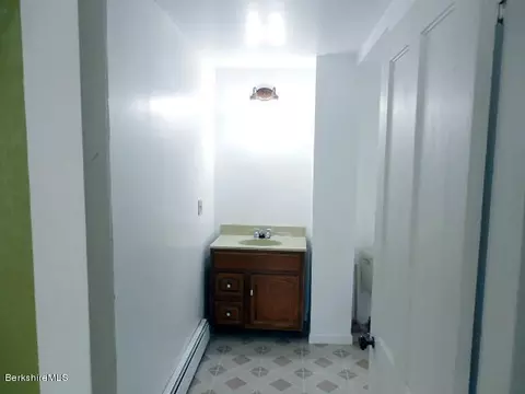 34 School St, Lee, MA 01238 photo 12