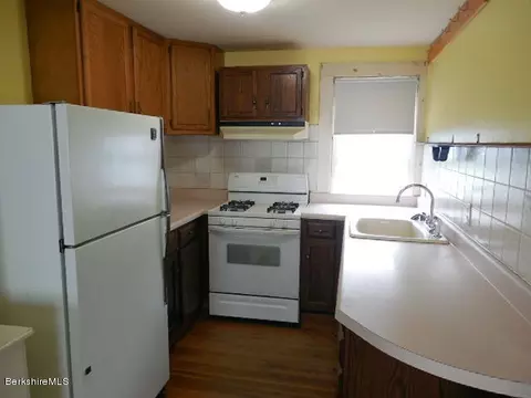 34 School St, Lee, MA 01238 photo 4