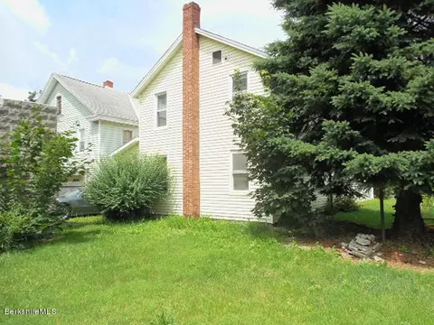 34 School St, Lee, MA 01238 photo 17