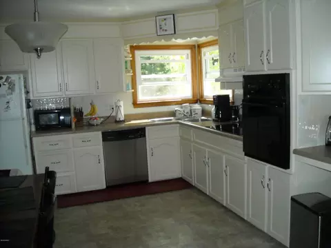 40 Birch St, Lee, MA 01238 photo 12