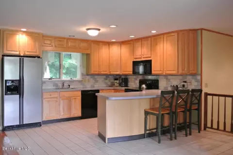 455 Spring St, Lee, MA 01238 photo 10