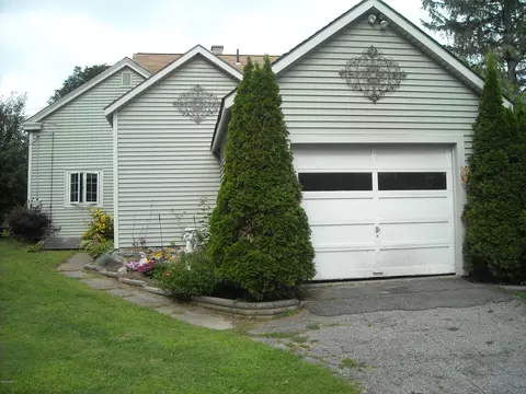161 E Center St, Lee, MA 01238 photo 32