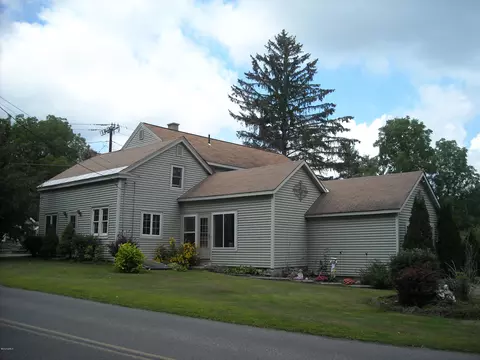 161 E Center St, Lee, MA 01238 photo 1