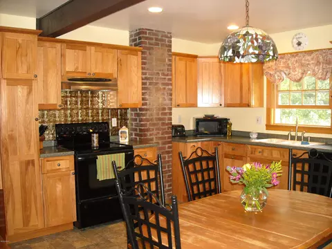 161 E Center St, Lee, MA 01238 photo 8