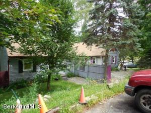 1075 Cape St, Lee, MA 01238 photo 2