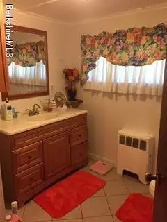 31 School St, Lee, MA 01238 photo 6