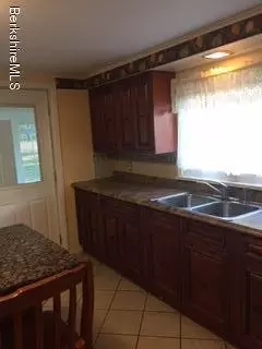 31 School St, Lee, MA 01238 photo 2