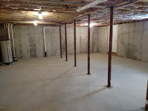 30 Fox Run, Lee, MA 01238 photo 10