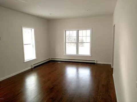 30 Fox Run, Lee, MA 01238 photo 7