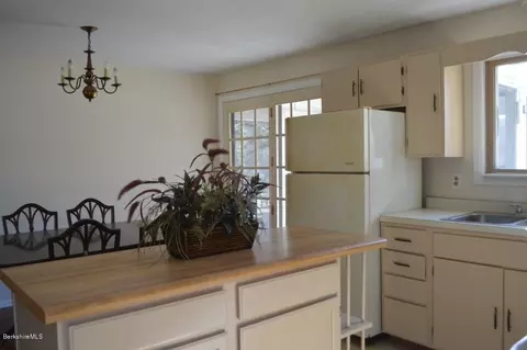 185 George St, Lee, MA 01238 photo 7