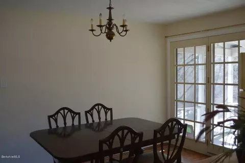185 George St, Lee, MA 01238 photo 5