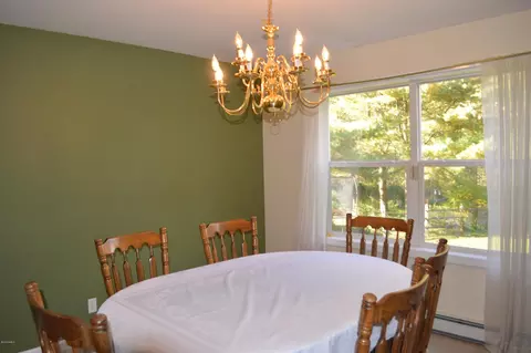 655 East St, Lee, MA 01238 photo 7