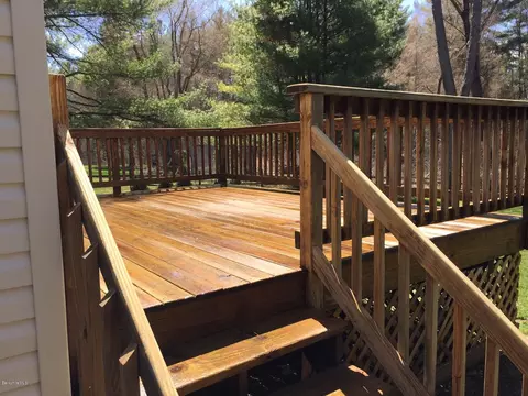 655 East St, Lee, MA 01238 photo 3
