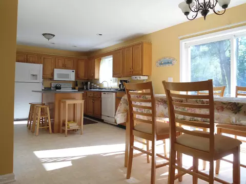 655 East St, Lee, MA 01238 photo 38