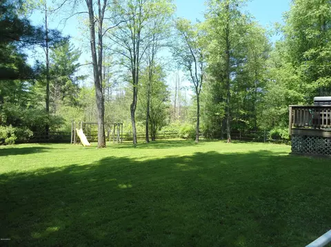 655 East St, Lee, MA 01238 photo 25