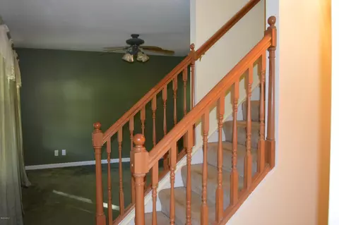 655 East St, Lee, MA 01238 photo 9
