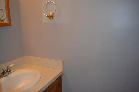 655 East St, Lee, MA 01238 photo 10