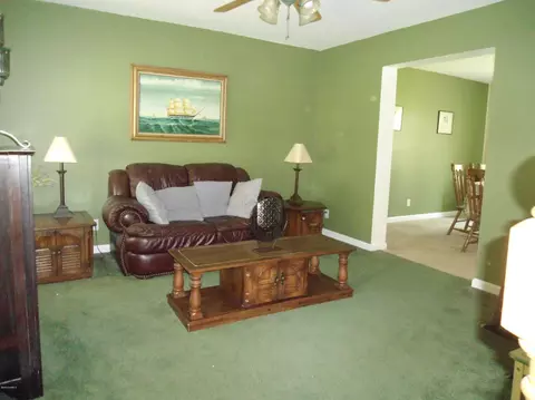 655 East St, Lee, MA 01238 photo 27