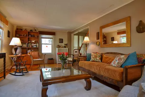115 High St, Lee, MA 01238 photo 5