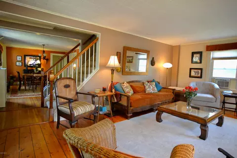 115 High St, Lee, MA 01238 photo 4